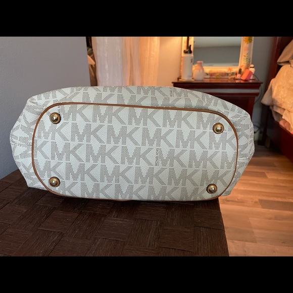 Michael kors Jet Set Large Gathered Vanilla tote - Picture 4 of 11